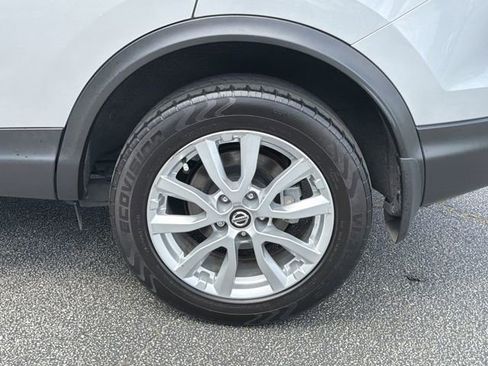 Used 2022 Nissan Rogue Sport S FWD image 12