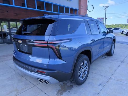 Used 2024 Chevrolet Traverse LT FWD image 6