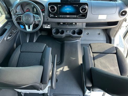 Used 2024 Mercedes-Benz Sprinter 3500 image 16