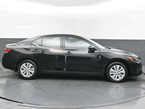 Certified 2025 Nissan Sentra S FWD image 8