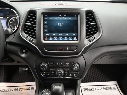 Used 2022 Jeep Cherokee Trailhawk w/ Premium Leather Package AWD/4WD image 18