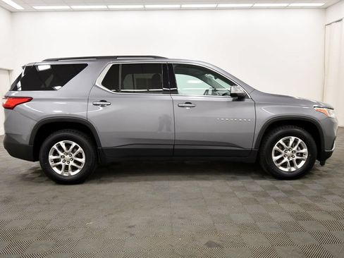 Used 2021 Chevrolet Traverse LT AWD/4WD image 9