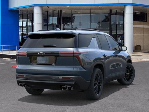 New 2026 Chevrolet Traverse LT w/ Midnight/Sport Edition FWD image 4