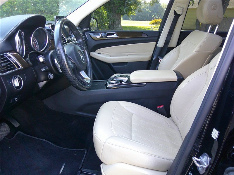 Used 2019 Mercedes-Benz GLS 450 4MATIC image 10