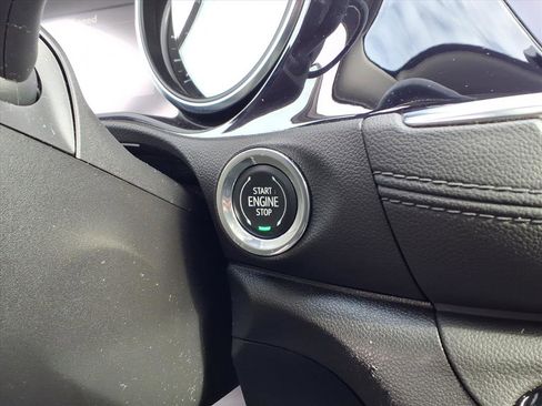 Used 2022 Buick Encore GX Essence w/ Experience Buick Package image 16