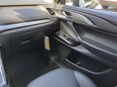 Used 2023 MAZDA CX-9 Touring image 16