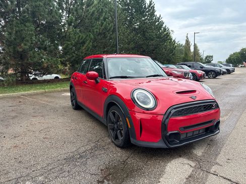 Used 2024 MINI Cooper S FWD image 3