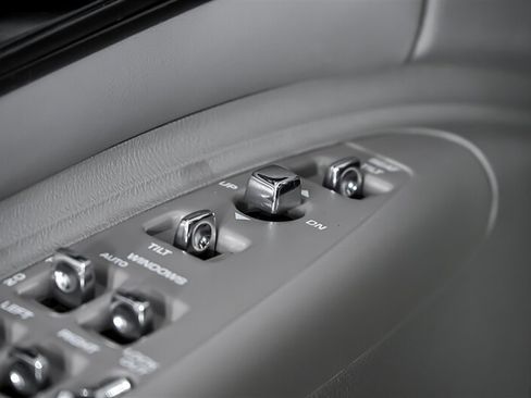 Used 1996 Chevrolet Impala SS RWD image 15