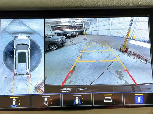 Used 2023 Cadillac XT6 Sport w/ Technology Package image 20