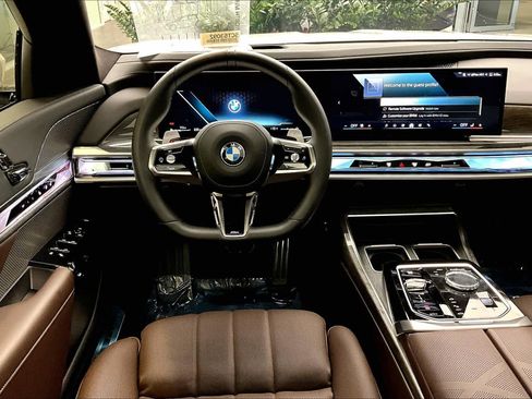 Used 2025 BMW 760i xDrive 760i xDrive w/ Executive Package image 10