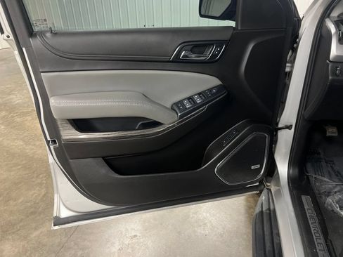 Used 2020 Chevrolet Suburban LT AWD/4WD image 15