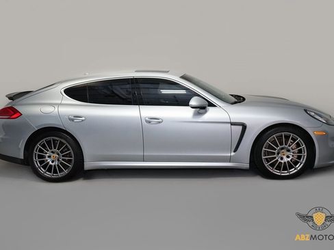Used 2014 Porsche Panamera S image 4
