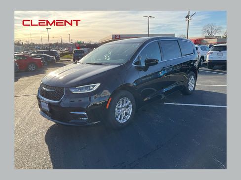 New 2026 Chrysler Pacifica Select FWD image 1