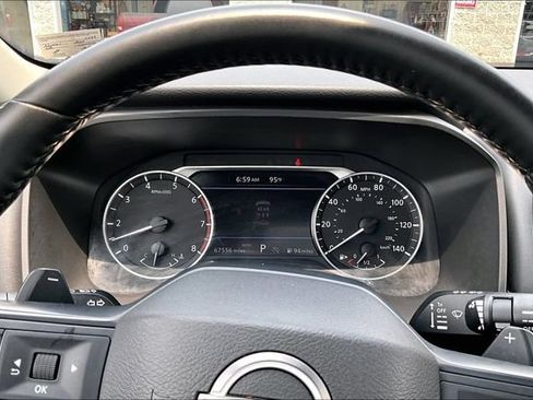 Used 2025 Nissan Rogue SV AWD/4WD image 13