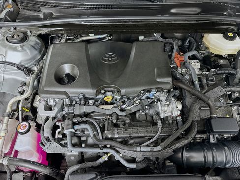 Used 2025 Toyota Camry LE image 33