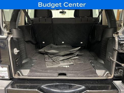 Used 2017 Jeep Wrangler Unlimited Sport AWD/4WD image 15