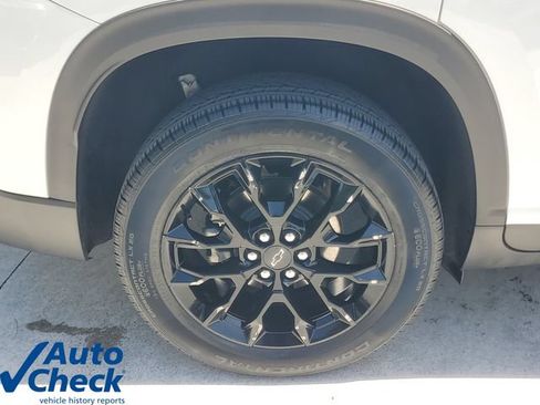 Used 2024 Chevrolet Traverse LT w/ Midnight/Sport Edition FWD image 8