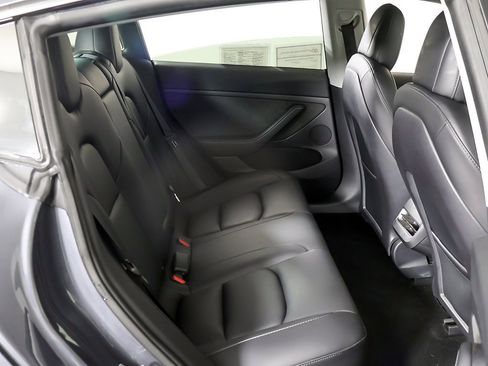 Used 2022 Tesla Model 3 Long Range image 33