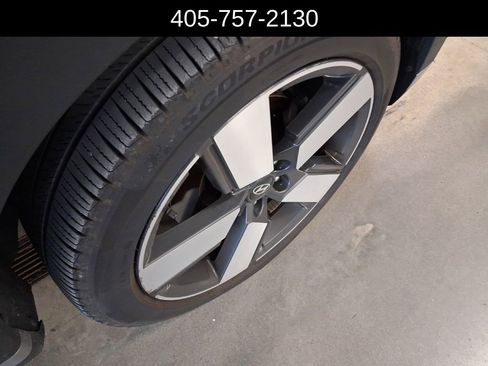 Used 2024 Hyundai Santa Fe Limited image 9