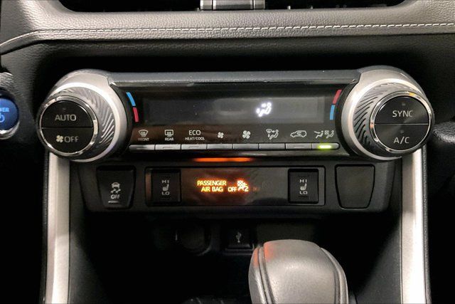 Certified 2020 Toyota RAV4 XLE w/ Convenience Package AWD/4WD image 33