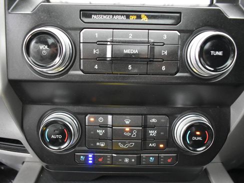 Used 2019 Ford F150 Lariat w/ Equipment Group 502A Luxury AWD/4WD image 23