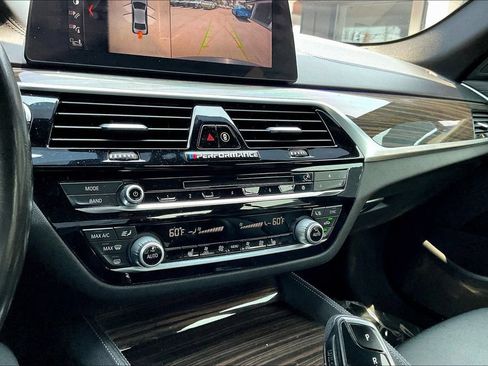 Used 2018 BMW 540i RWD image 15