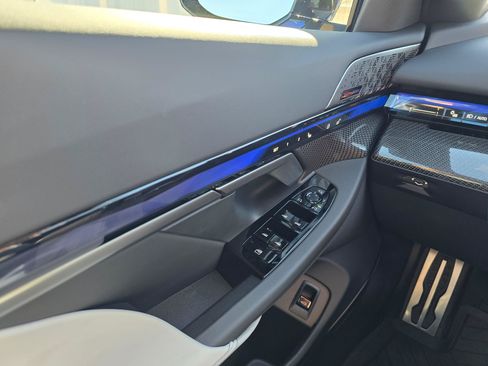 New 2027 BMW M5 Touring AWD/4WD image 28
