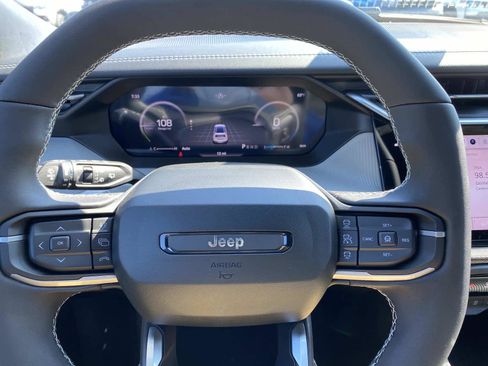 New 2026 Jeep Cherokee Laredo image 12