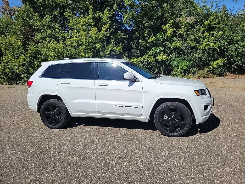 Used 2015 Jeep Grand Cherokee Altitude AWD/4WD image 8