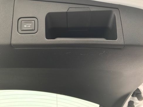 Certified 2025 Cadillac XT5 Premium Luxury image 15