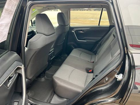 Used 2025 Toyota RAV4 XLE image 21