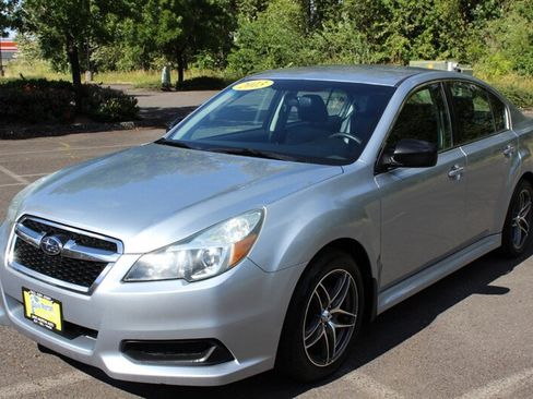 Used 2013 Subaru Legacy 2.5i AWD/4WD image 2
