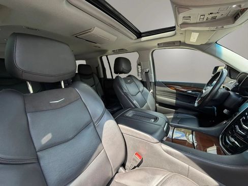 Used 2020 Cadillac Escalade ESV Luxury AWD/4WD image 38