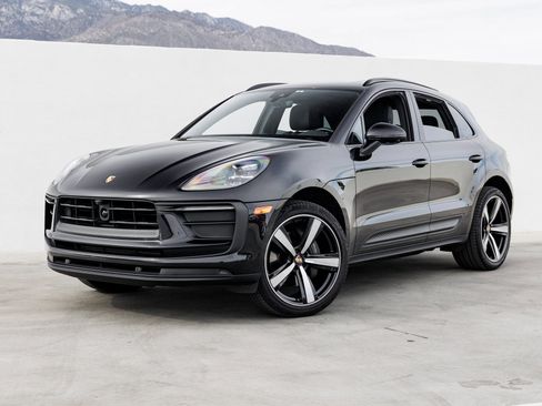 Used 2023 Porsche Macan image 1