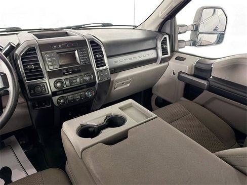 Used 2017 Ford F250 XLT w/ XLT Value Package image 22