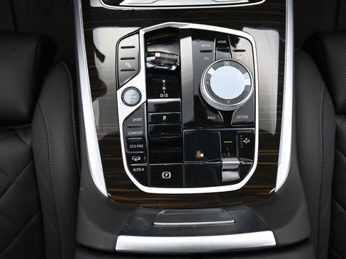 Used 2024 BMW X7 xDrive40i w/ Executive Package image 15