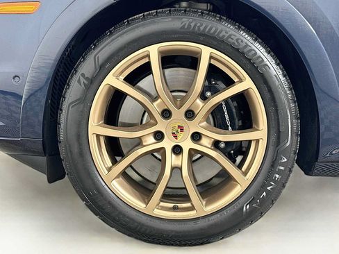 Certified 2024 Porsche Cayenne S AWD/4WD image 33
