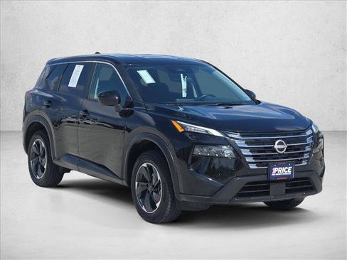 Used 2025 Nissan Rogue SV FWD image 3