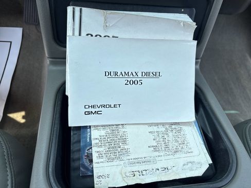 Used 2005 Chevrolet Silverado 2500 LT w/ Heavy-Duty Power Package image 30