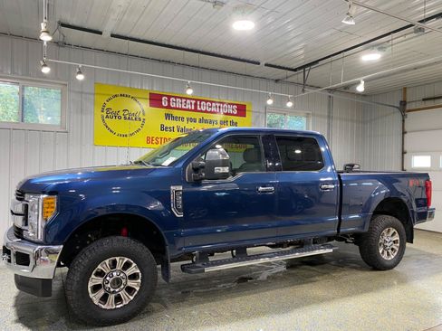 Used 2017 Ford F250 XLT w/ XLT Premium Package AWD/4WD image 1