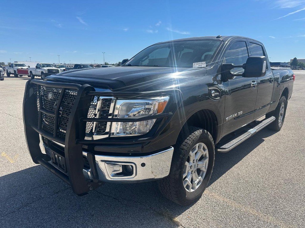 Used 2017 Nissan Titan SV AWD/4WD image 3