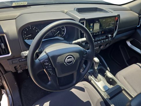 Used 2025 Nissan Frontier SV RWD image 9