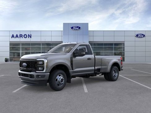 New 2026 Ford F350 4x4 Regular Cab DRW Super Duty image 2