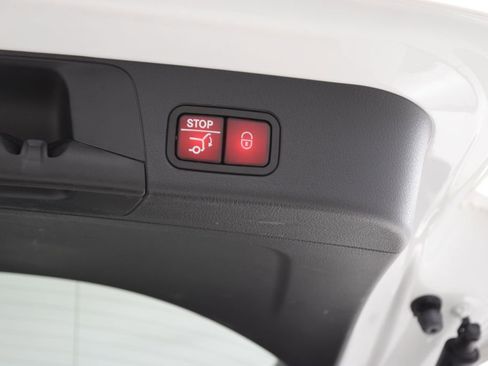 Certified 2024 Mercedes-Benz GLB 250 image 29