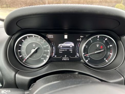 Used 2022 Maserati Levante Modena image 12