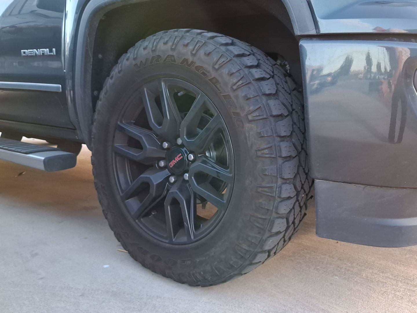 Used 2017 GMC Sierra 1500 Denali AWD/4WD image 5