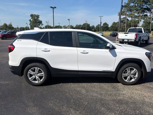 Used 2024 GMC Terrain SLE AWD/4WD image 5