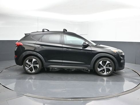 Used 2016 Hyundai Tucson Limited w/ Option Group 03 FWD image 6
