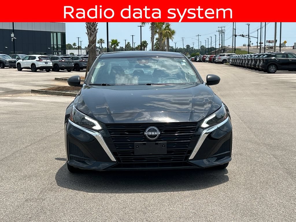 Used 2025 Nissan Altima 2.5 SV FWD image 10