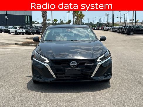 Used 2025 Nissan Altima 2.5 SV FWD image 10